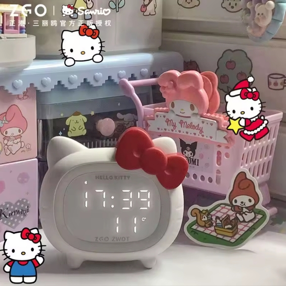EXCLUSIVE - Hello Kitty Officially Licensed Alarm Clock/Nightlight/Speaker - Picture 3 of 12